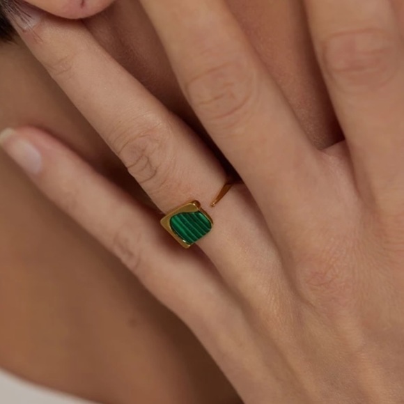 Retro Geometric Stone Gold Plated Ring - Picture 9 of 13